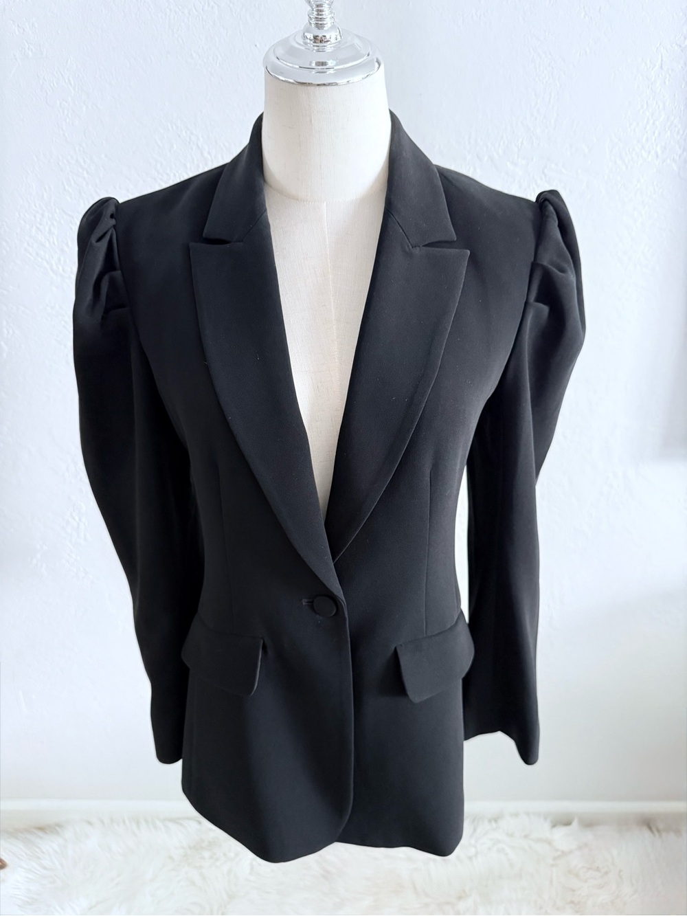 Cinq a Sept Black Starla Puff Shoulder Crepe Blazer 6 tailored Preppy Academia